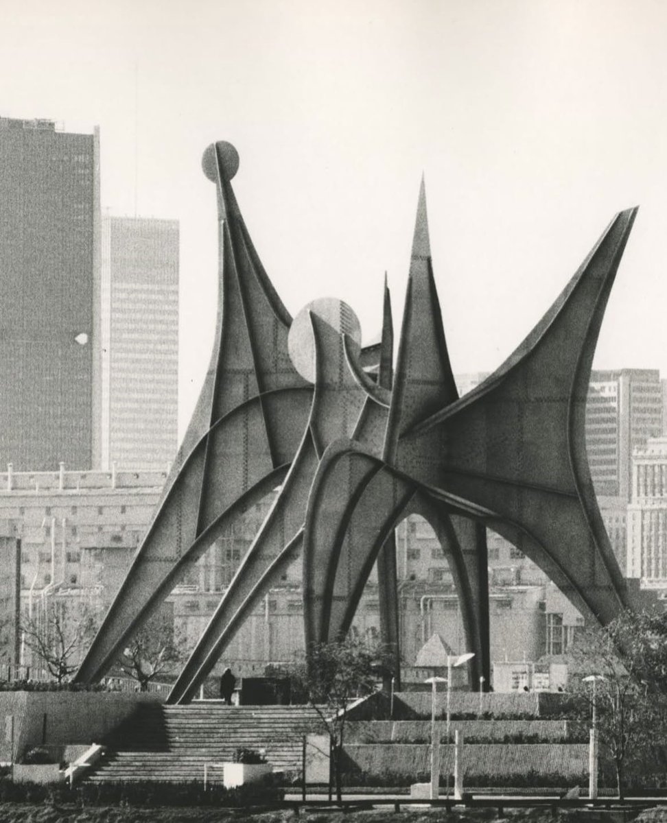 Alexander Calder, “Trois disques I”, Montreal, 1967 (via Charles Geoffrion)