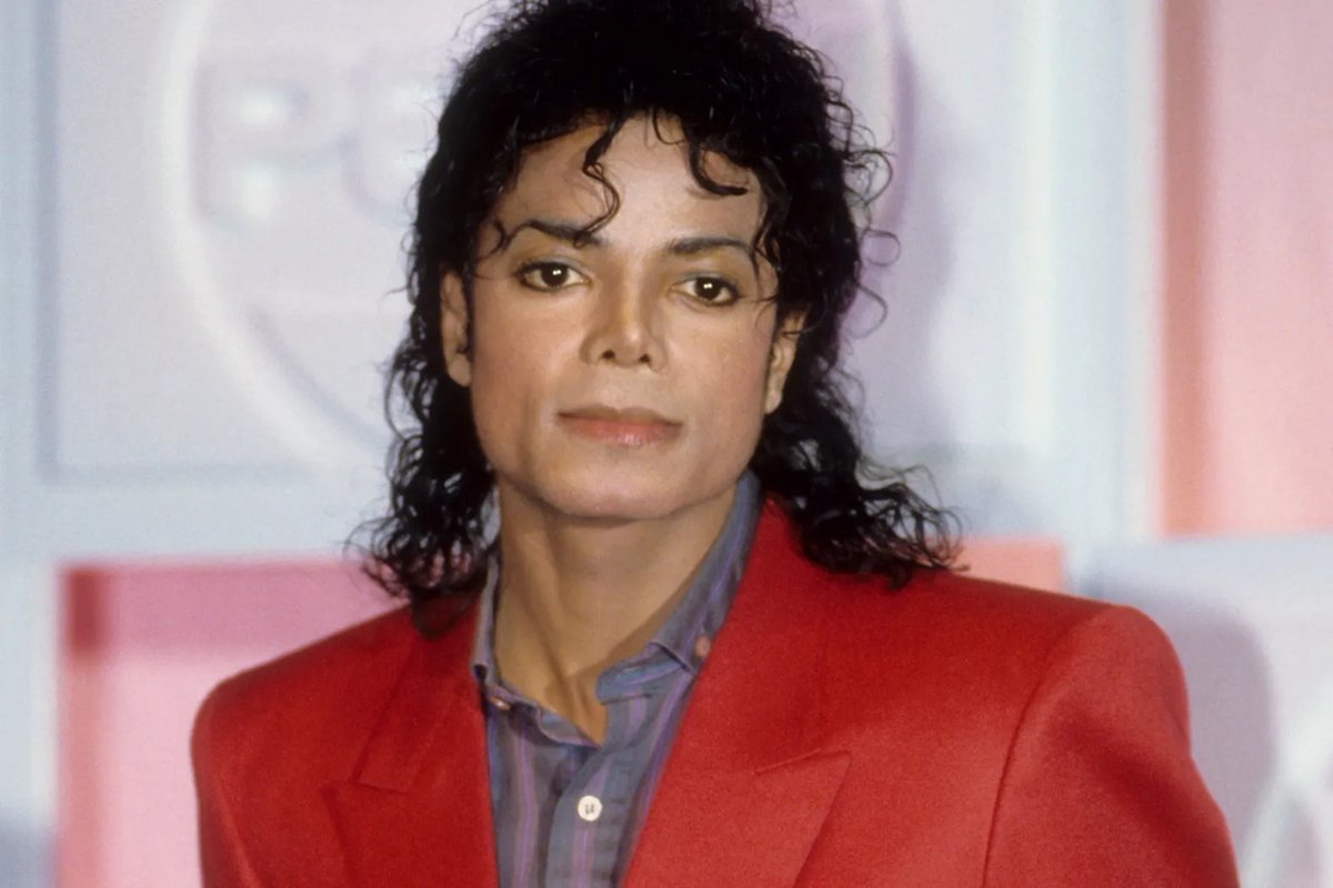 RollingStoneFra's tweet image. Le biopic sur Michael Jackson, initialement prévu pour avril 2025, devrait finalement sortir un an plus tard, en avril 2026 : rollingstone.fr/le-biopic-de-m…
#michaeljackson