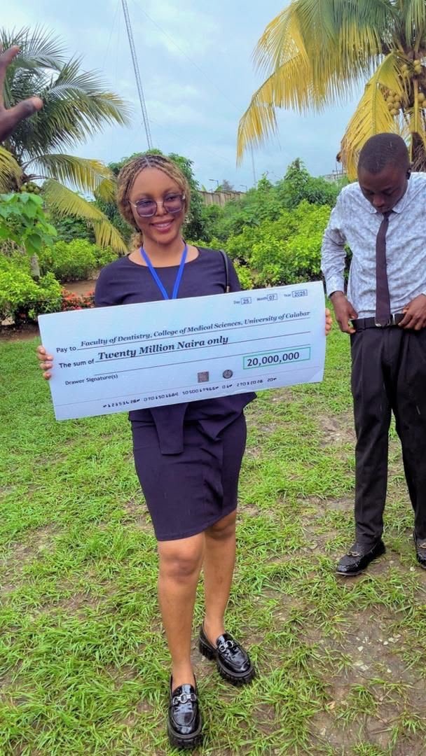 AnteeMay's tweet photo. Your Excellency @PeterObi 
Thank you for coming to Calabar to empathize with students of the Faculty of Dentistry and Dental Surgery, University of Calabar, and for your generous donation towards procurement of additional dental chairs for the faculty which will enable MDCN https://t.co/WjcT3LHJpB