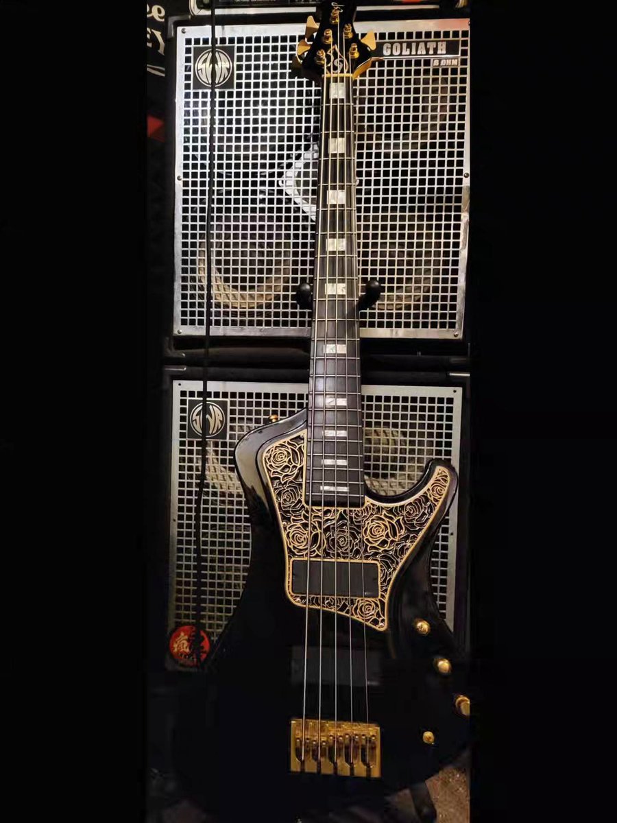 GJskull's tweet image. 新pickguard製作完成，注入全新力量，燃燒吧，搖滾起來！

The new pickguard is complete, infused with fresh energy—let’s rock on!
@psychoskullhk
@alperiouspickguard
#esp #bass #pickguard