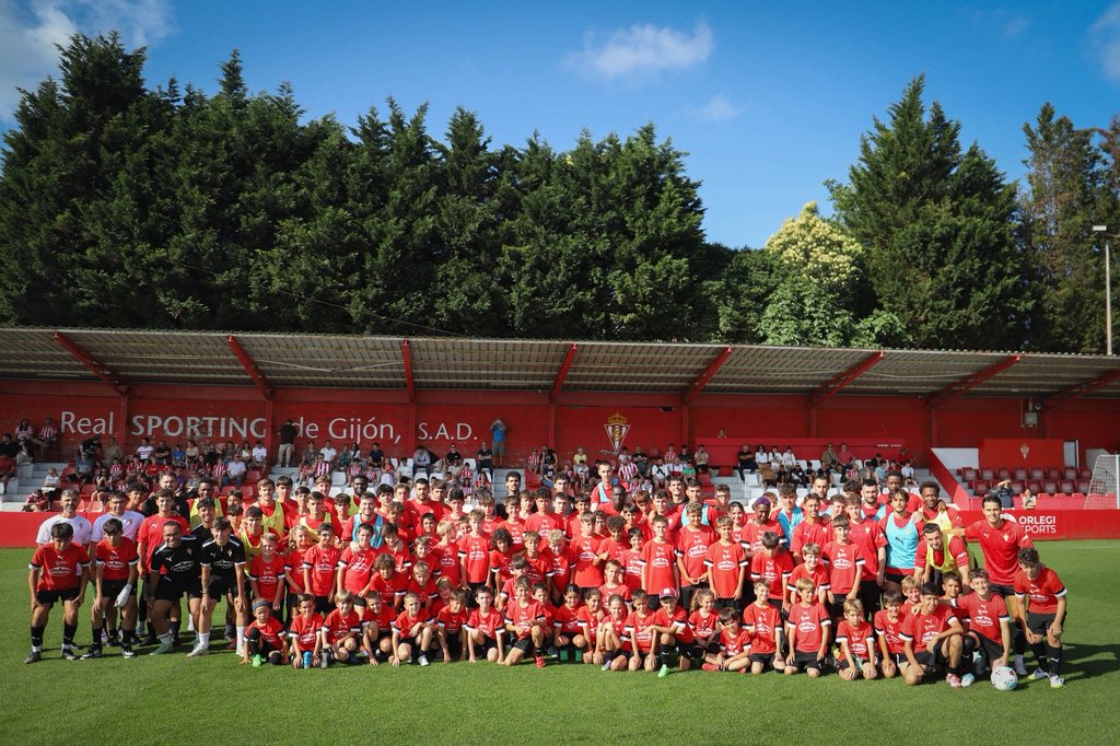 ✅️ El Turno 5, con el primer equipo y la afición sportinguista ❤️​🤍​.

#CampusMareo – Central Lechera Asturiana.