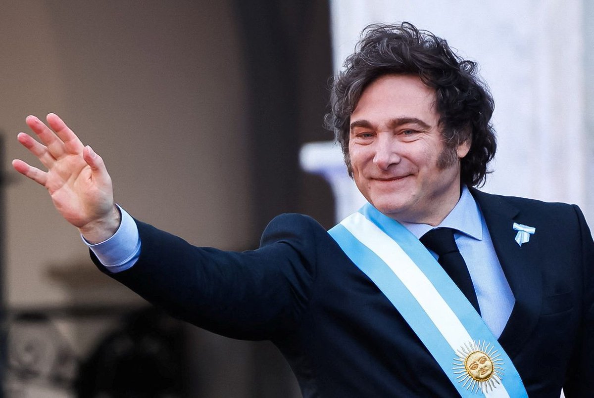 SarahAllisonFl's tweet image. You agree this legendary man saved Argentina and made it great?