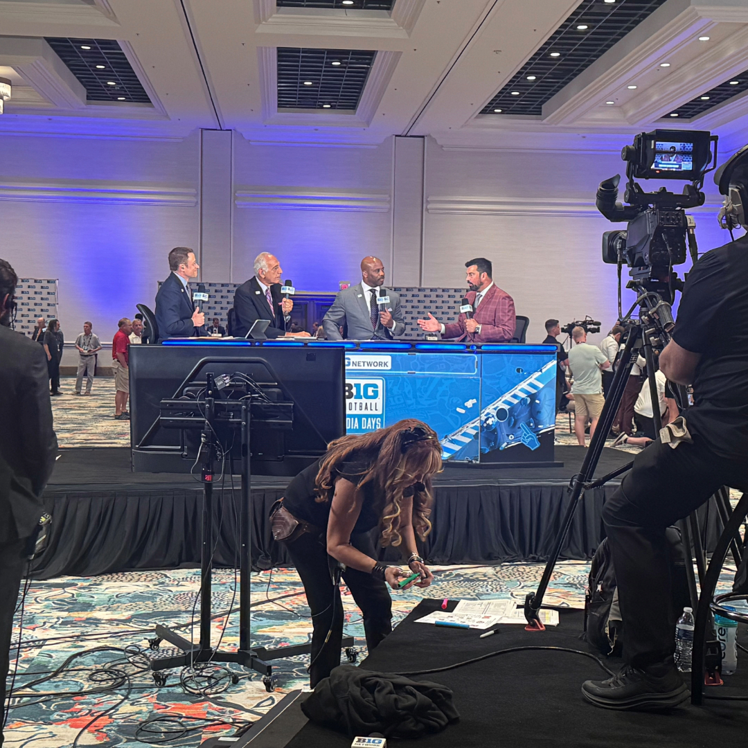 CottonBowlGame's tweet image. B1G Talk in Vegas 🏈
Our favorite #GoodyearCottonBowl Classic trophy made the trip to the 702 for this year's @B1GFootball Media Days!
#B1GMediaDays | #LikeNoOther