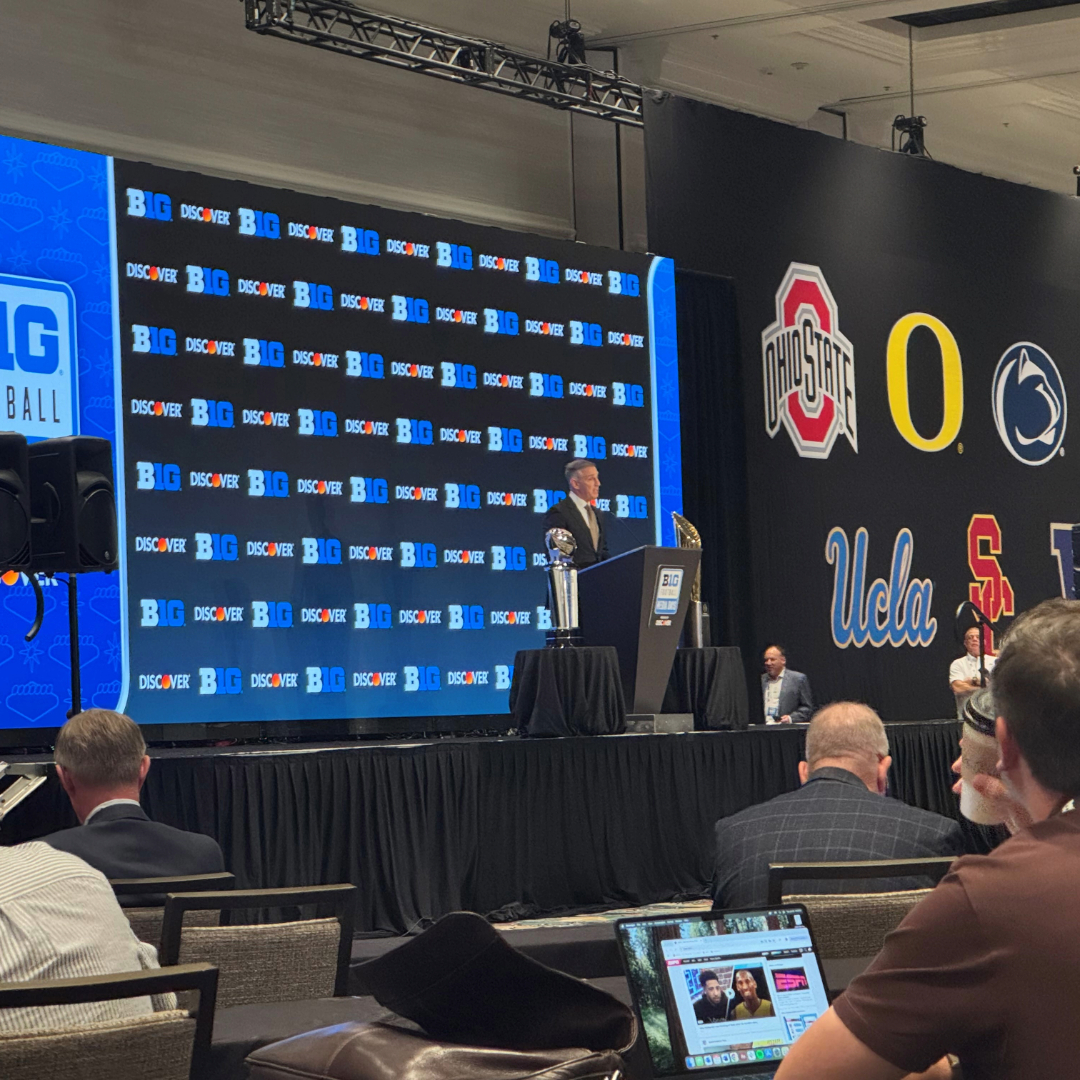 CottonBowlGame's tweet image. B1G Talk in Vegas 🏈
Our favorite #GoodyearCottonBowl Classic trophy made the trip to the 702 for this year's @B1GFootball Media Days!
#B1GMediaDays | #LikeNoOther