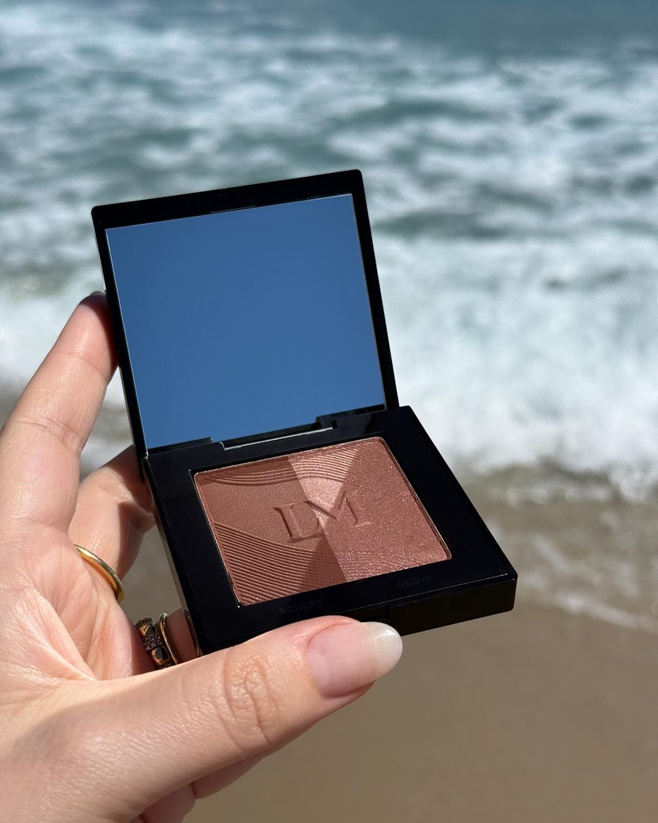 Writer_Sunshine's tweet image. Warm up your weekend w/ Bronze Color Infusion.
A multi-dimensional, talc-free bronzer duo w/ matte & shimmer shades.
Brand Ambassador to: @LauraMercier
Use my promo code: AUTHORSUNSHINERODGERS to enjoy 20% off
👉 lauramercier.com/AUTHORSUNSHINE… #shopping #bronzer #Makeup #SummerVibes