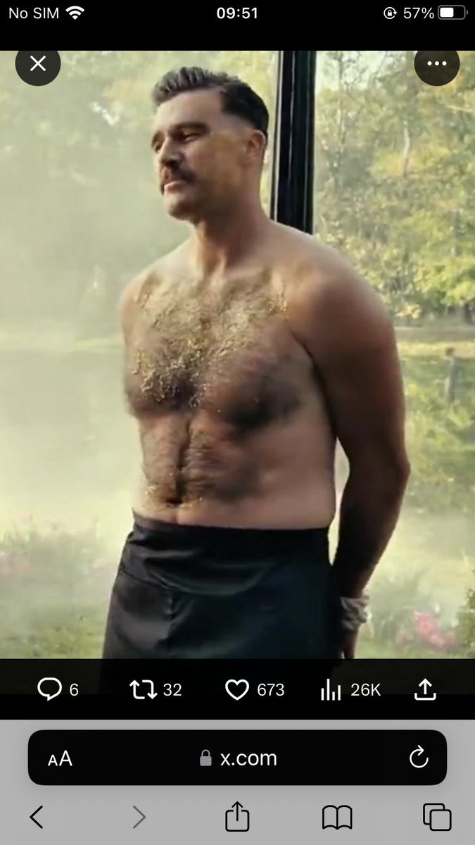 rightwhereulef's tweet image. Ewwwwwwww he looks like a retired 🌽star