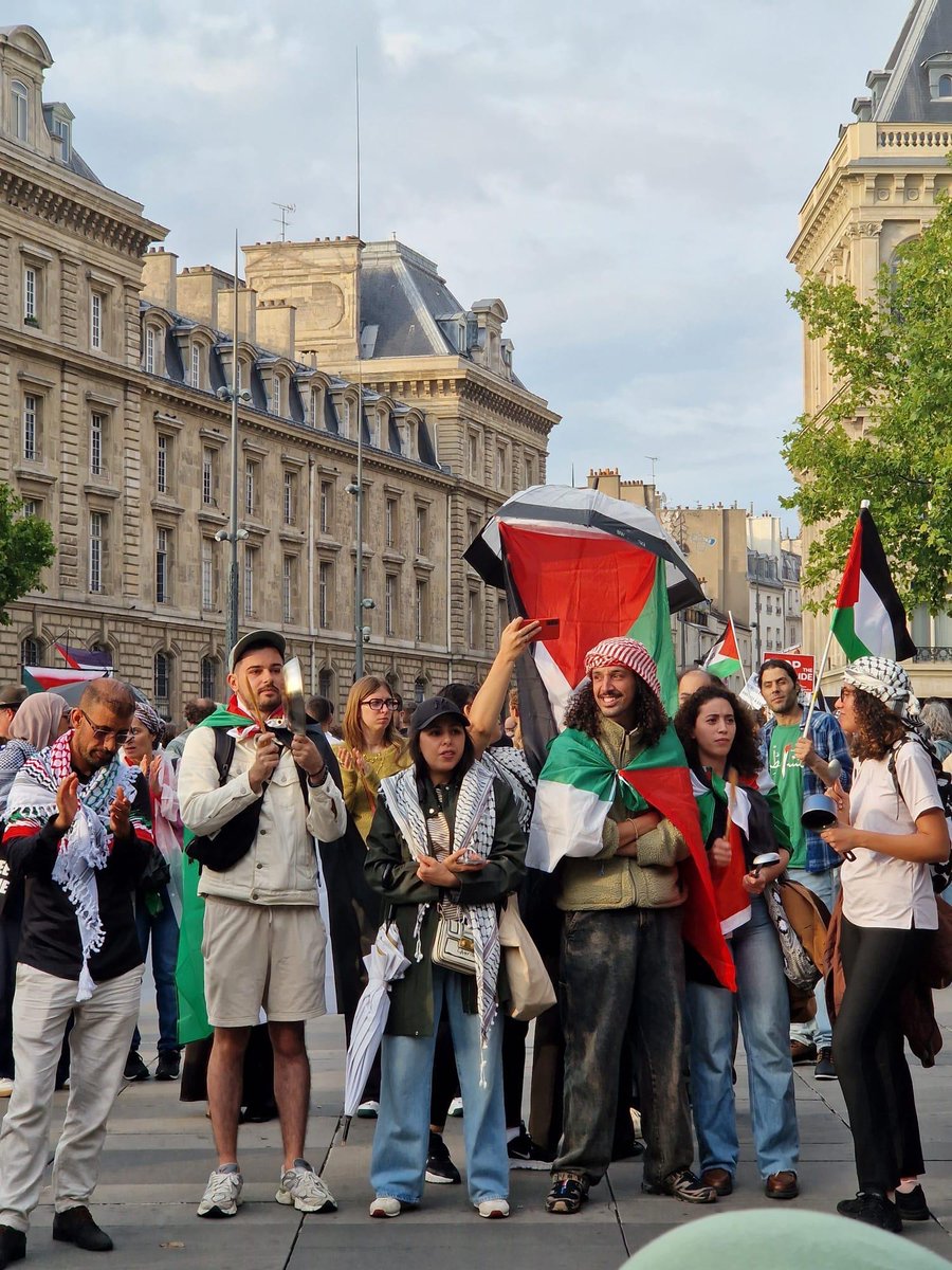 CoordinationCLS's tweet image. Le Génocide continue ! La famine continue ! La complicité occidentale continue ! Mais notre mobilisation continue aussi !
Mercredi 23 et jeudi 24 juillet, nous avons continué à nous mobiliser et nous continuerons !
#freepalesti̇ne #freegaza #gazastarving #opengazabordersnow
