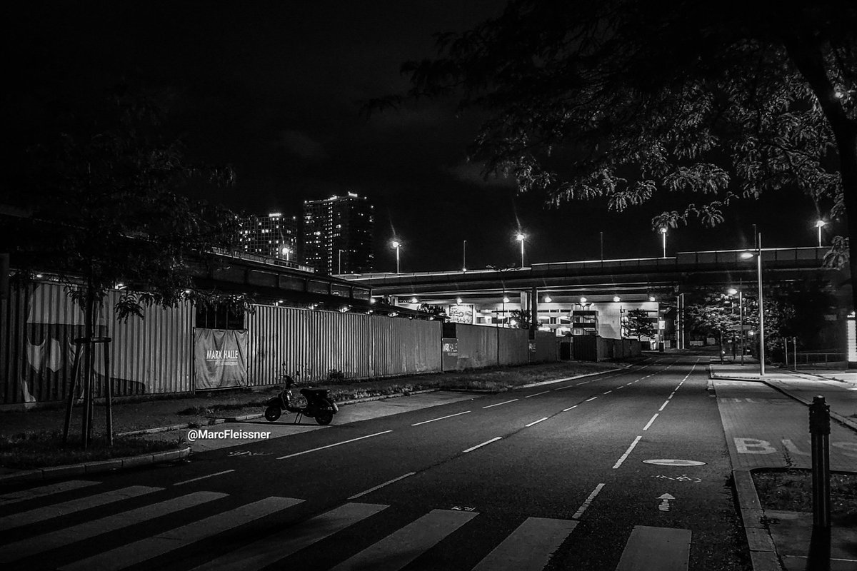 MarcM65466's tweet image. #Wien
Lonely nights in Vienna. Emptiness inside and outside.
I hope that you all are having a nice day. Good night from Vienna 🇦🇹, see you tomorrow! 😊🌹🙋🏼♂️