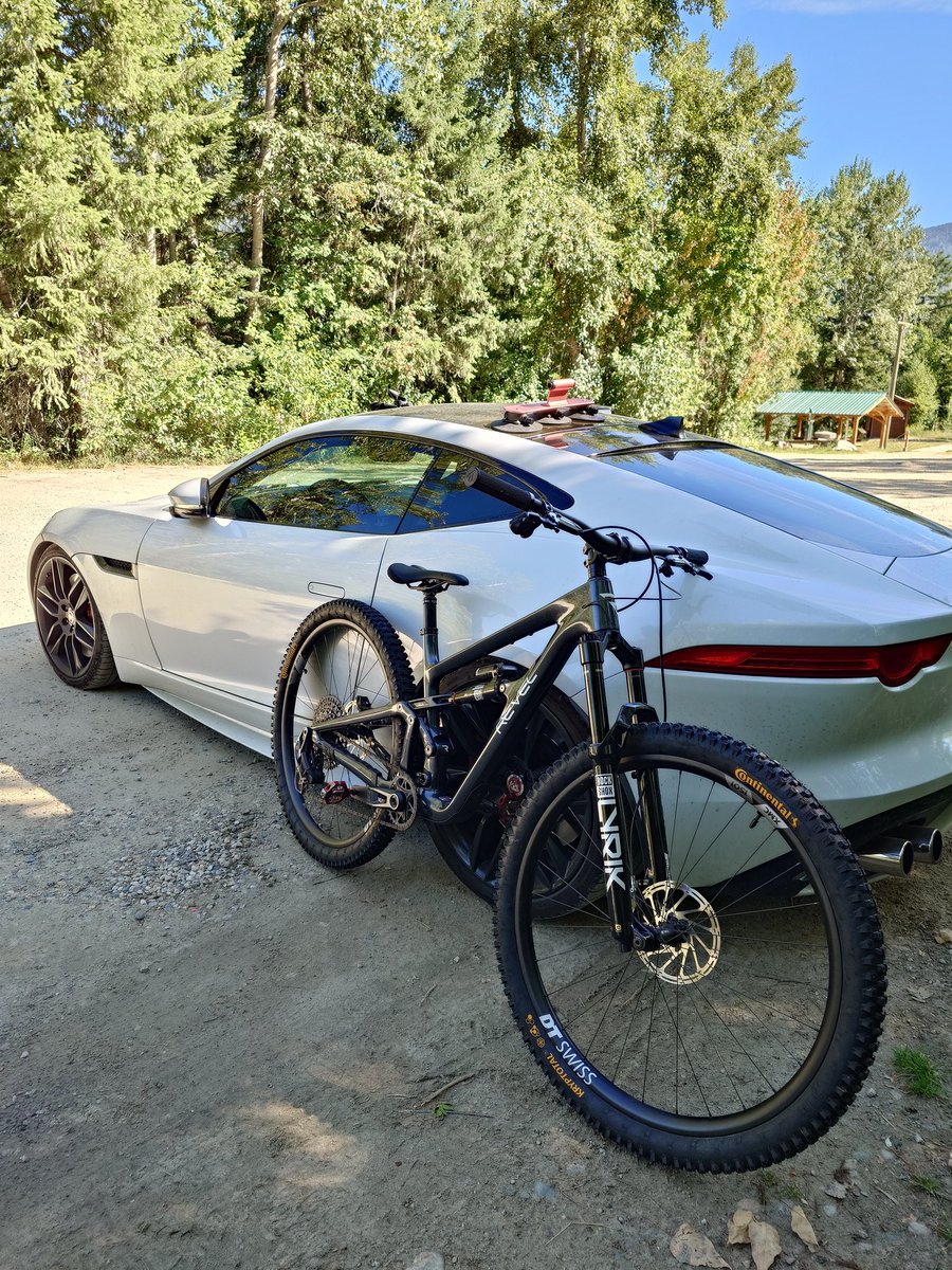 DeltaClimbs's tweet image. Catch me pulling up to the trailhead in the lowered F Type with the carbon wheels 😤