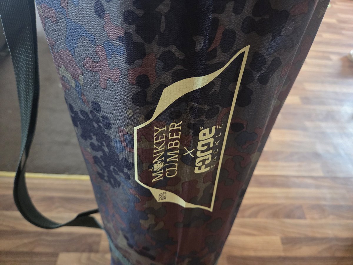 My heart says use it. My brain telling me to put it away . As rare as chickens teeth probably 1 of a handful in the uk .. full system including the overwrap x-forge monkey climber ! Those that know, know .... what to do 😫 <a href="/monkeytweeeeets/">Monkey Climber</a> ##carpfishing #angler #fishing