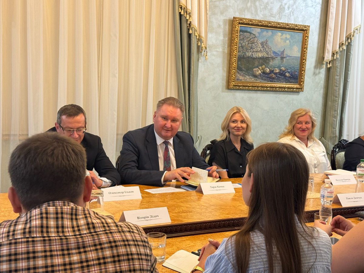 taraskachka's tweet image. Had a 2nd meeting w/ rule of law experts to discuss the draft law submitted by President @ZelenskyyUa aimed at strengthening the mandates of NABU&SAPO, and ensuring their institutional independence. Grateful to expertise & engagement of civil society. 🇺🇦's justice and…
