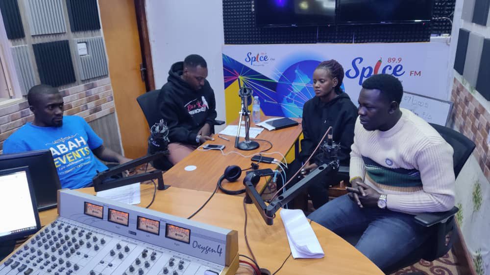 MIRAC2Albertine's tweet image. &quot;Join us LIVE on air! 📻💬 on @SpiceFMHoima we&apos;ll be discussing &quot;Divorce: Understanding the Causes, Consequences, and Coping Mechanisms&quot; 🤝Tune in for expert insights and share your thoughts! 📞 #Divorce #RadioDiscussion&quot; @UHRC_UGANDA @MinistryGender