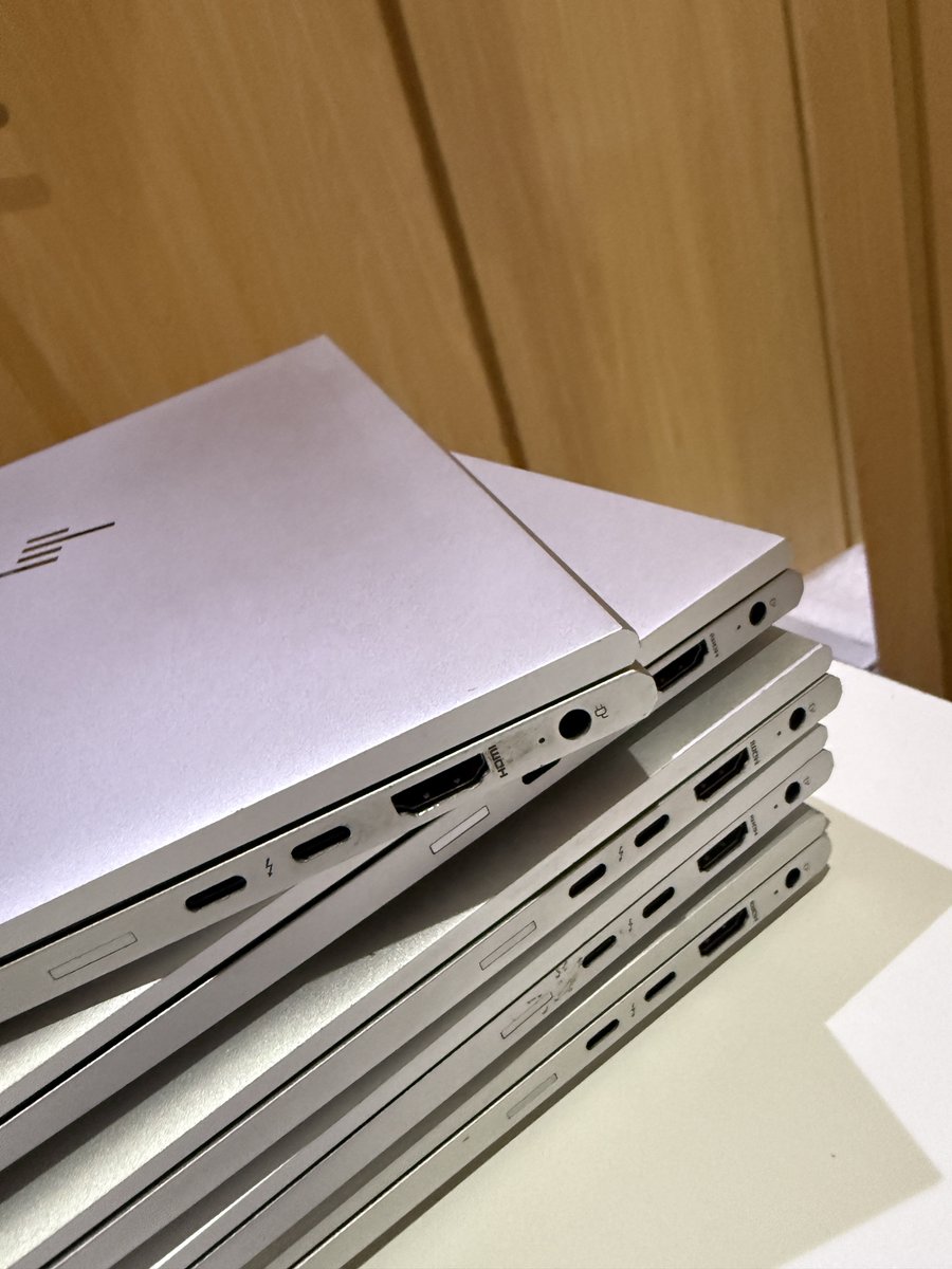 dabz_global's tweet image. New stock‼️ foreign premium used hp laptops available! Comes with original charger and laptop sleeve/bag‼️
Hp 1040 g7 x360 || 10th gen || 13 inches || 10th gen|| core i7 || 16gb ram || 512gb ssd || finger print || Face ID || gem cut || Touchscreen
Price: N570,000
Hp 840 g8 ||…