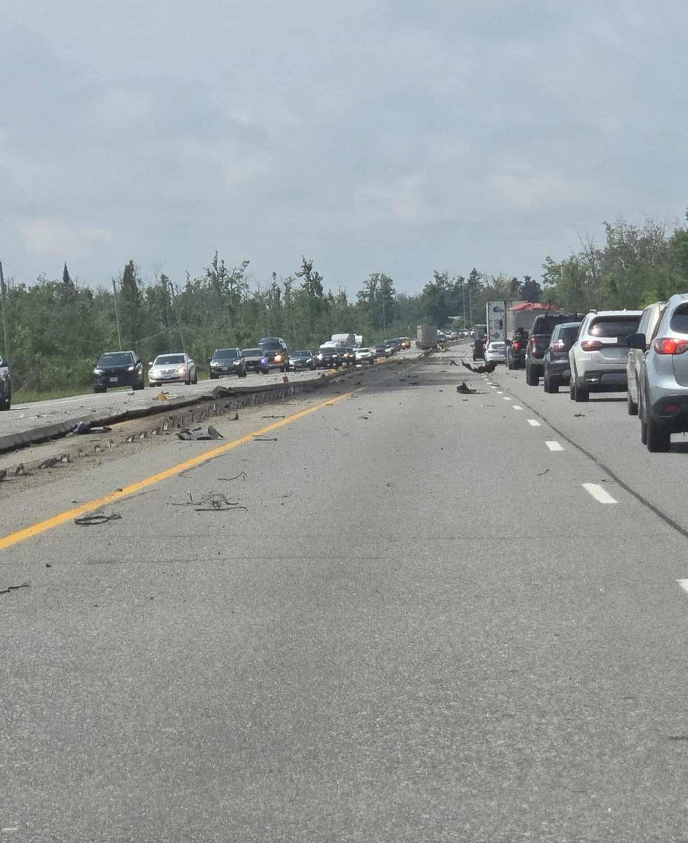 COLLISION : Hwy 11 NB between Lines 7 &amp; 8 Oro Medonte transport through the center guardrail
Expect major weekend traffic delays 

<a href="/AtTheScenePhoto/">At the Scene Photography</a>