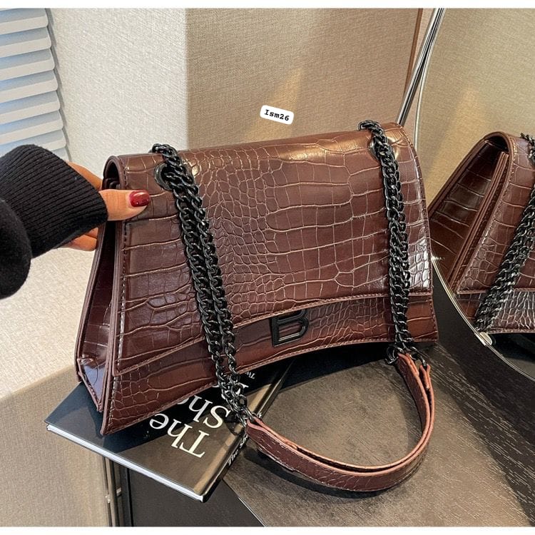 ebonyjuls's tweet image. Brand : BALENCIAGA
Size: Midi
π·οΈ30,000