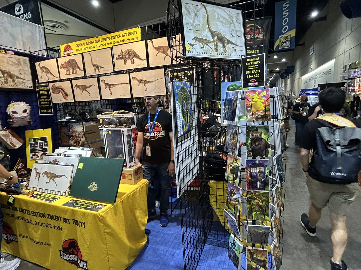 Sickle_Claw's tweet image. Second best booth at comic con!