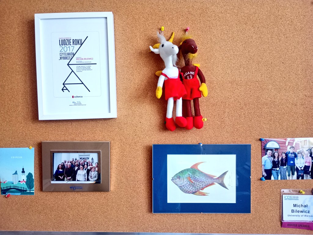 Michal_Bilewicz's tweet image. Po 25 latach opuszczam Stawki 5/7. Mieszkałem tu, tam, ale praca - zawsze na Stawkach. Od tego miejsca zaczyna się #Traumaland, tu powstało @CenterUw. Często słyszałem, jak da się w takim miejscu pracować? A może to nie przypadek, że w dawnej kwaterze SS badaliśmy uprzedzedzenia?