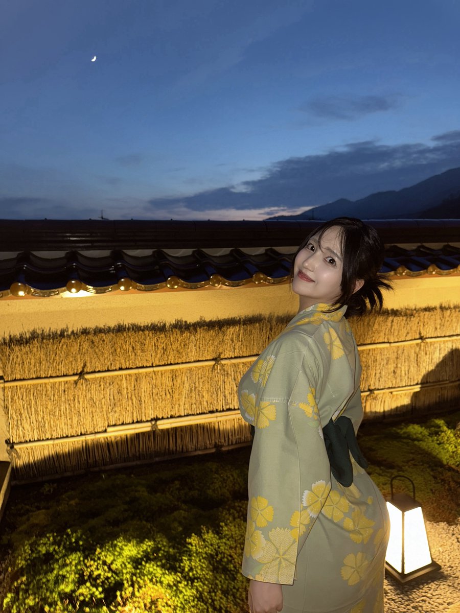 OoChiyuUoO's tweet photo. 三日月よりもデカイ満月もってます https://t.co/S03UZChYk4