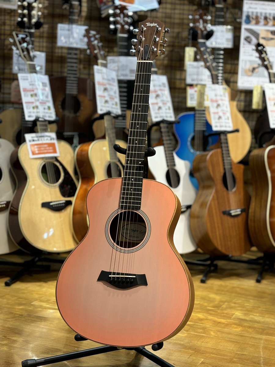 shima_koube's tweet image. New Arrival !!
Taylor GS mini Special Edition Sakura Burst
桜をイメージしたピンクのバーストカラーが目を惹く特別なモデルが入荷!
エレアコ仕様で、ライブでも活躍間違いなしです!
#Taylor