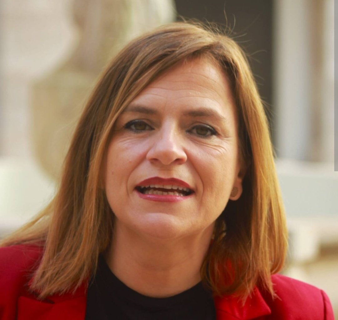 jemayfe's tweet image. A esta hora, la mentirosa @pilarbernabe , sigue sin dimitir tras haber tenido 15 años unas licenciaturas falsas en su currículum.