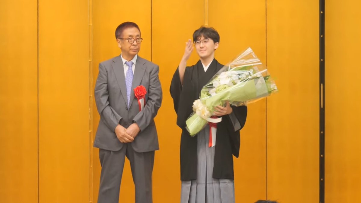 chunichishogi's tweet image. 「盤上、盤外通して学びの多いシリーズだった」
伊藤匠叡王 就位式
youtu.be/15JDlvKBib0?fe…