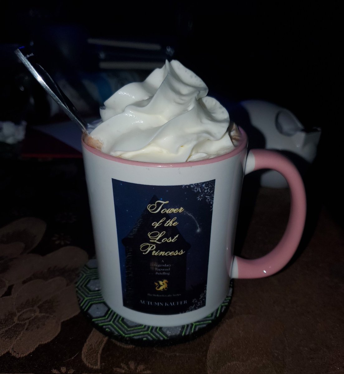 AutumnK2022's tweet image. Enjoying my morning cocoa! Hope you have a great Friday! 💖 ☕️