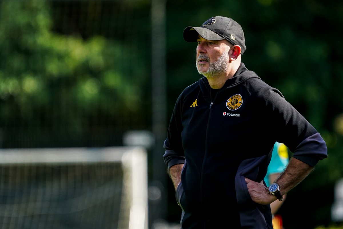 KickOffMagazine's tweet image. 'Let's hold off on making judgments' 🫡
Former Kaizer Chiefs midfielder Frank Makua has urged the club’s supporters not to be too hard on the team during their pre-season matches.
Read more: ow.ly/Jucq50WvczY