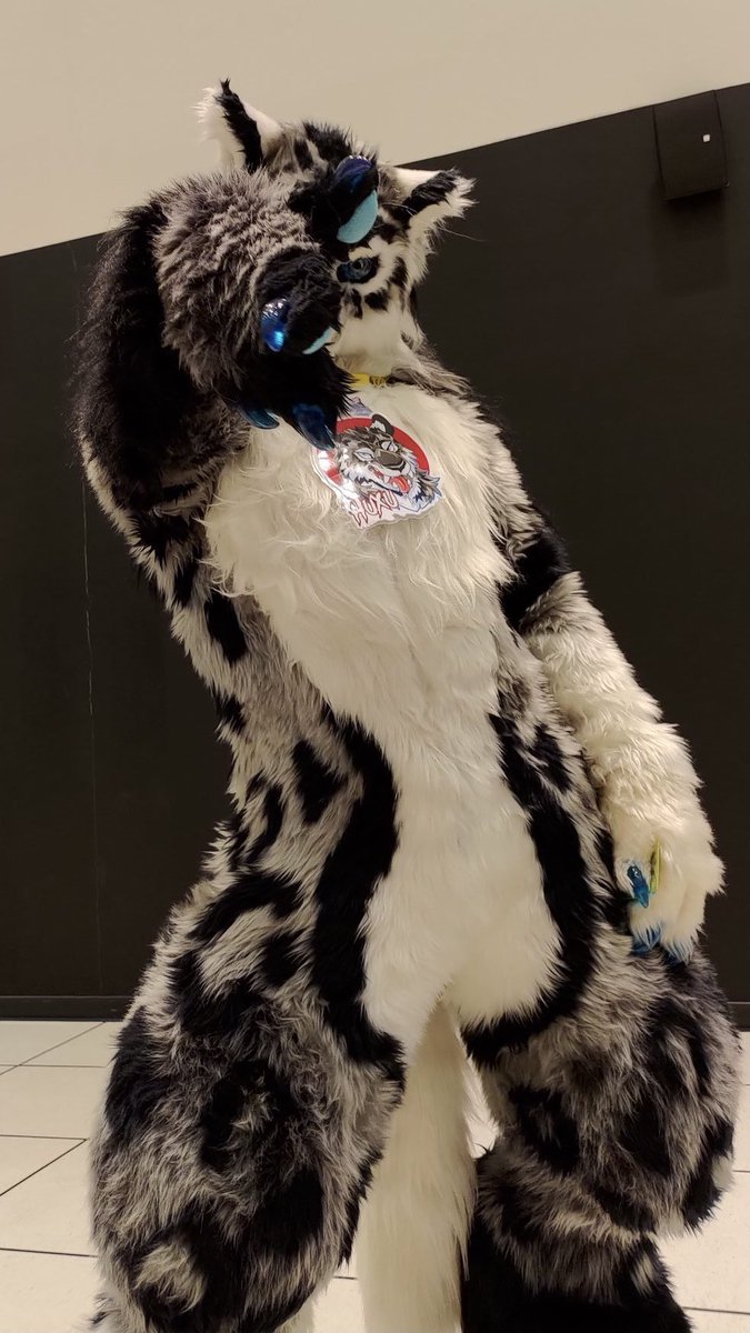 Show your JoJo pose #FursuitFriday