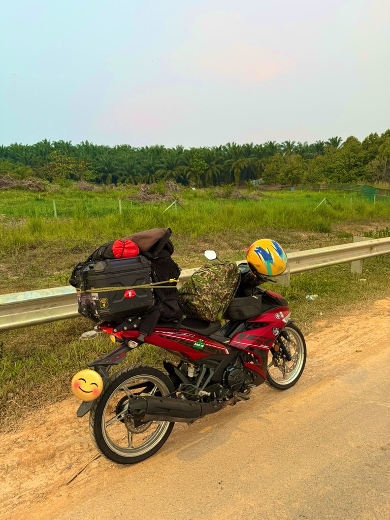 Mojacool9's tweet photo. mencabar sungguh kisah hari ini.bermula dengan kisah hala pergi sprocket depan tercabut di tengah hutan jalan batu balai lepas tu boleh pula motor tumbang lepas minyak hala pulang,tapi alhamdulillah allah kirimkan orang yang baik dalam setiap kesulitan.. https://t.co/TVoi9pjhIb