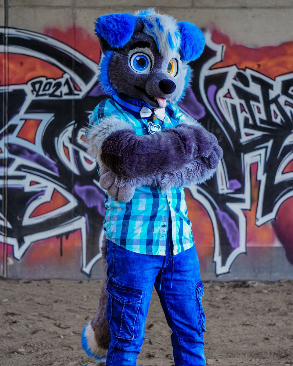 Summer style 😎 
Happy #FursuitFriday everyone