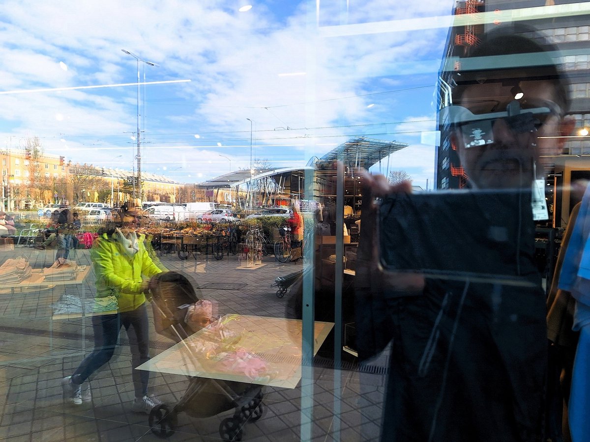 szigetingy's tweet photo. I don’t know – “I don’t know if the world is beautiful. But I want to see it. Because what we look at – even for a moment – becomes ours.” ~ Szingy (György Németh photographer, pharmacist) #budapest #magyarország #hungary #nemethgyorgy #szingy #szigetingy #negyart https://t.co/D4ZtTomzxV