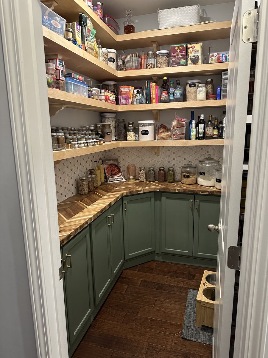 Alex_TheAnalyst's tweet image. I've never built a pantry before, but thanks to YouTube I've made my wife's dream pantry!
Knowing how to do something isn't a barrier of entry anymore. As long as you can learn and build as you go!
Having a pantry built for you is quite expensive, so I got to researching and…