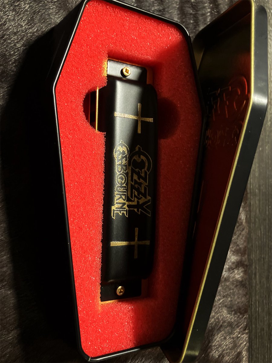HOHNER 
Ozzy Osbourne Harp M666

兄貴にプレゼントしてもらったやつ
墓まで持っていく⚰️✝️

#RIPOzzy #RIPOzzyOsbourne