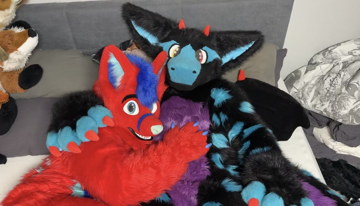 Proli 🦊❤️💙 🛤️ (@proeliumthefox) on Twitter photo Always gotta give the Bad Dragon some belly rubbies to make him a Good Dragon 😝
🐲 <a href="/nevo_the_dragon/">Nevo_the_dragon</a>
🦊🪡 <a href="/whitewingsuits/">Whitewing Creations</a>
#FursuitFriday Always gotta give the Bad Dragon some belly rubbies to make him a Good Dragon 😝
🐲 <a href="/nevo_the_dragon/">Nevo_the_dragon</a>
🦊🪡 <a href="/whitewingsuits/">Whitewing Creations</a>
#FursuitFriday