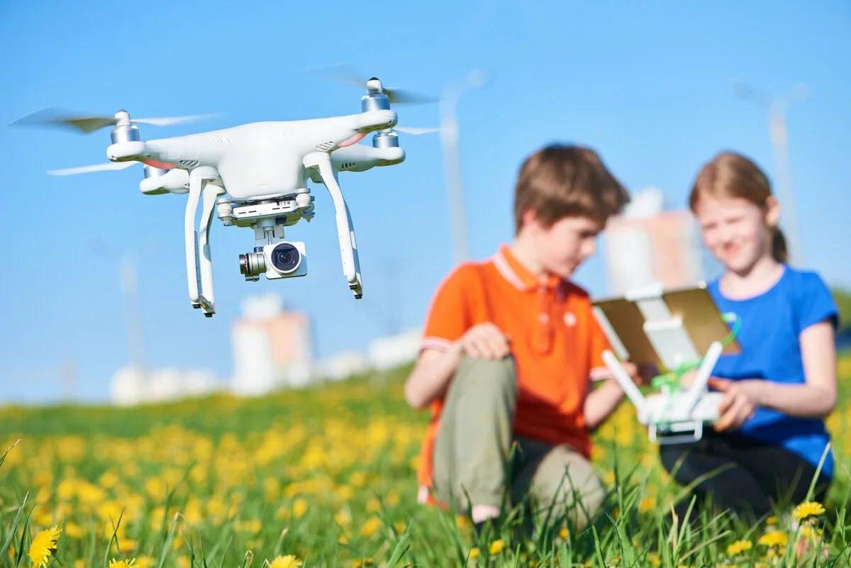 osint_69's tweet image. To prepare the next generation of invaders, russia has introduced drone piloting lessons in pre-schools. In the city of Perm, six pre-schools are already training children aged 3-6 in so-called "drone sports" with plans to expand the program across russia by September.