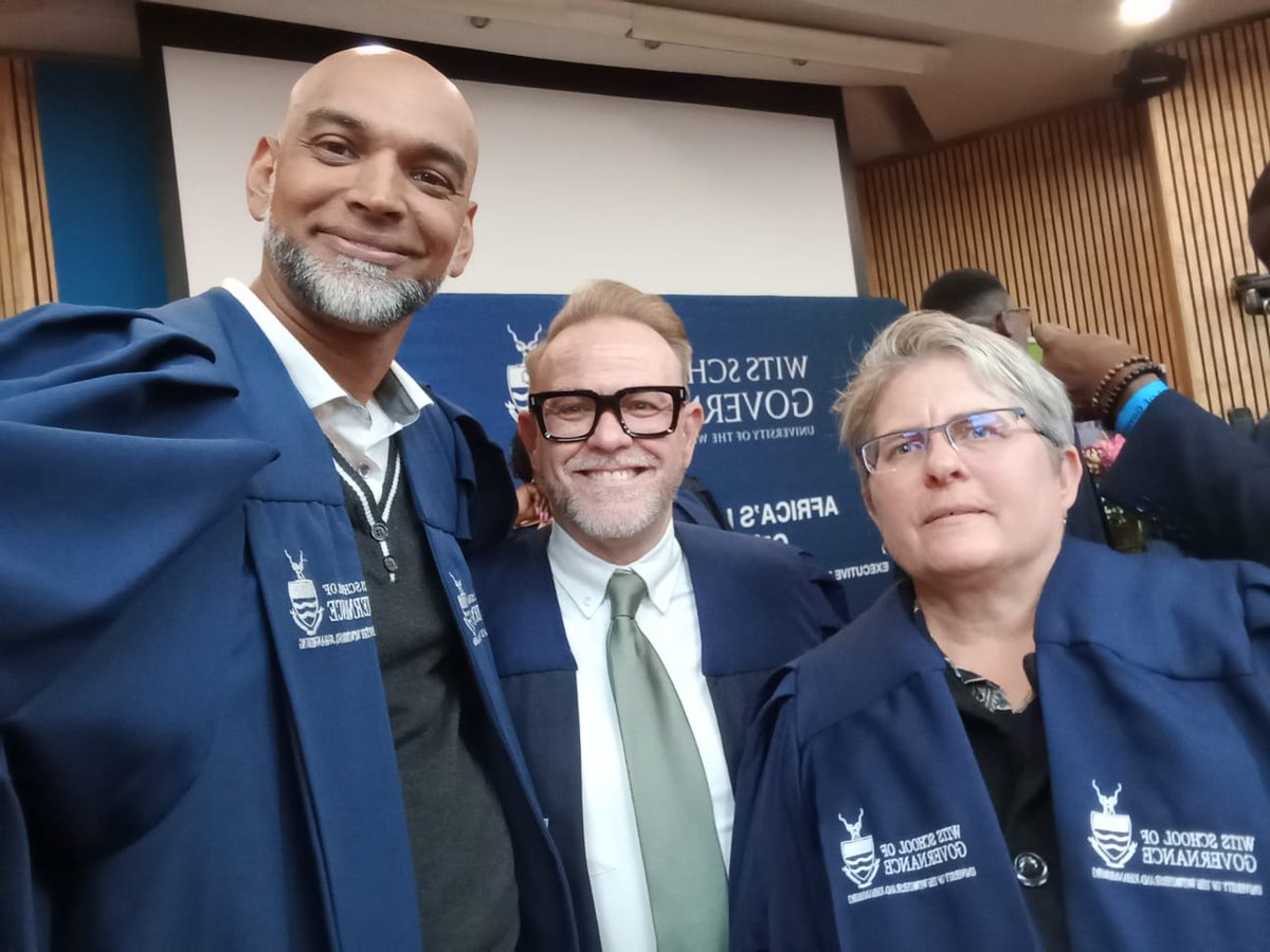 DA_JHB's tweet image. Congratulations to our DA Joburg Councillors Chris Avant-Smith, Lucinda Harman and Alex Christians, who graduated from the Wits School of Governance in Developing Leadership and Governance.🩵