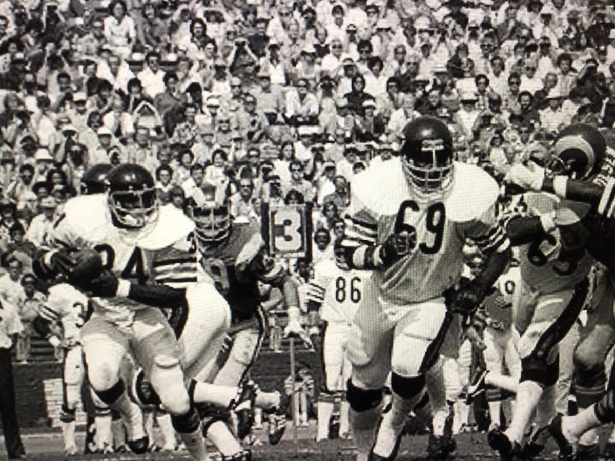 kicker34's tweet image. Happy heavenly birthday to Hall of Famer Walter Payton. #sweetness