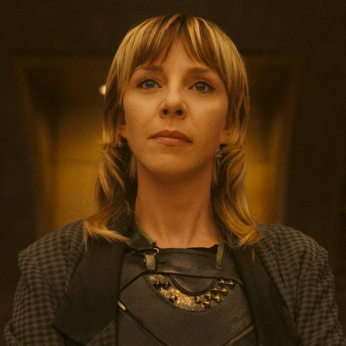 PortalLoki's tweet image. 🚨 RUMOR 🚨
De acordo com uma conta de leaks, Sophia Di Martino retornará como Sylvie em ‘Vingadores: Doomsday’.
A atriz já estaria no set, e sua personagem seria quem guiaria e ajudaria o Quarteto Fantástico, Vingadores e X-Men com a TVA, o Vazio, e o Loki.