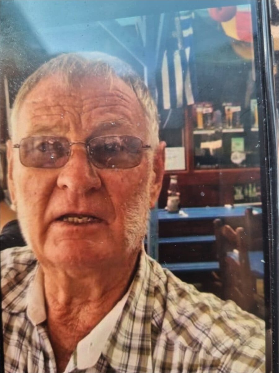 Farm murder
Buffelsdrift
North of Pretoria
South Africa

On 25/07/2025, the 82 year old Mossie Mostert was gruesomely murdered by 4 men on his small holding outside Pretoria.

A phone and cash is missing.

Police are investigating.

RIP uncle Mossie 🙏