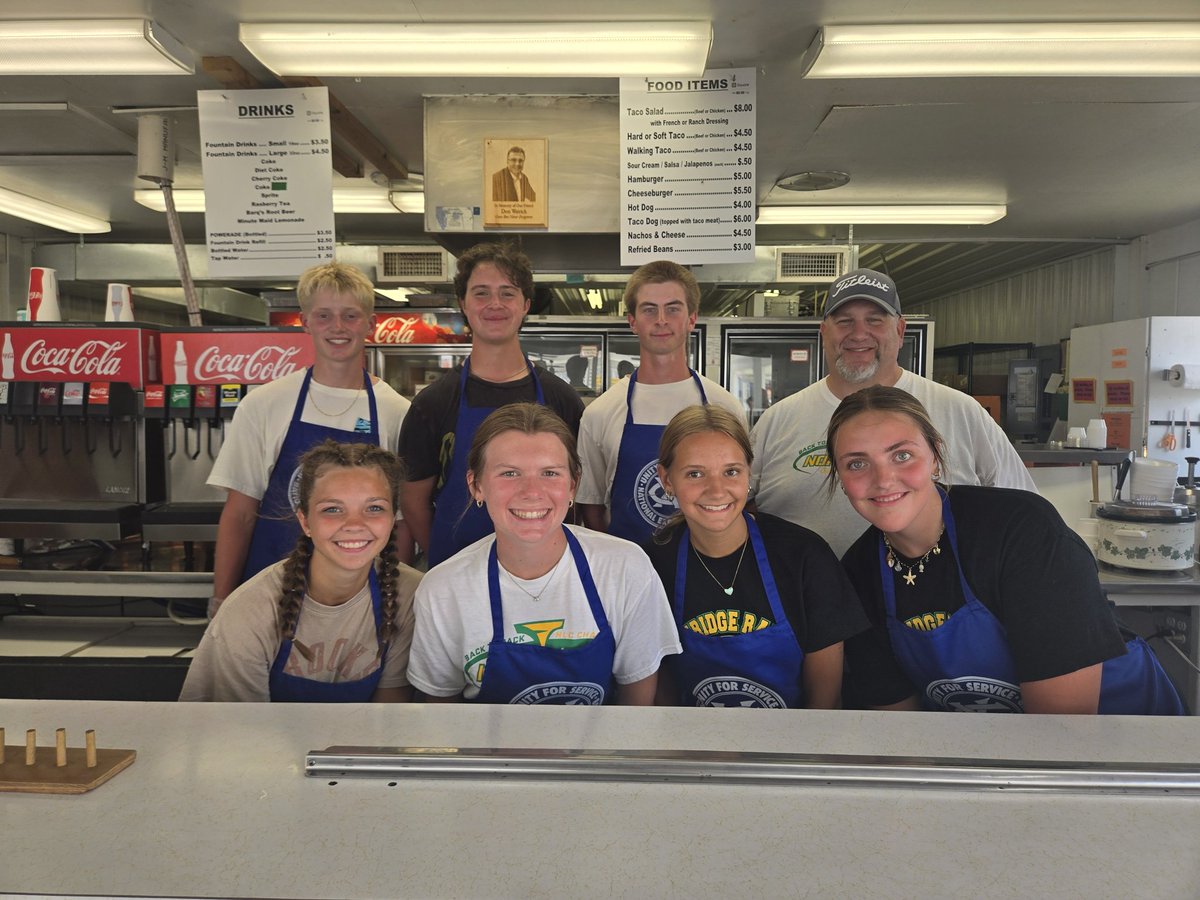 Raider Golf teams serving up some taco salads yesterday at the Exchange Club Taco Stand.  Thank you, Cooper, Owen, Kaden, Macey, Alex, Ella, and Amery!