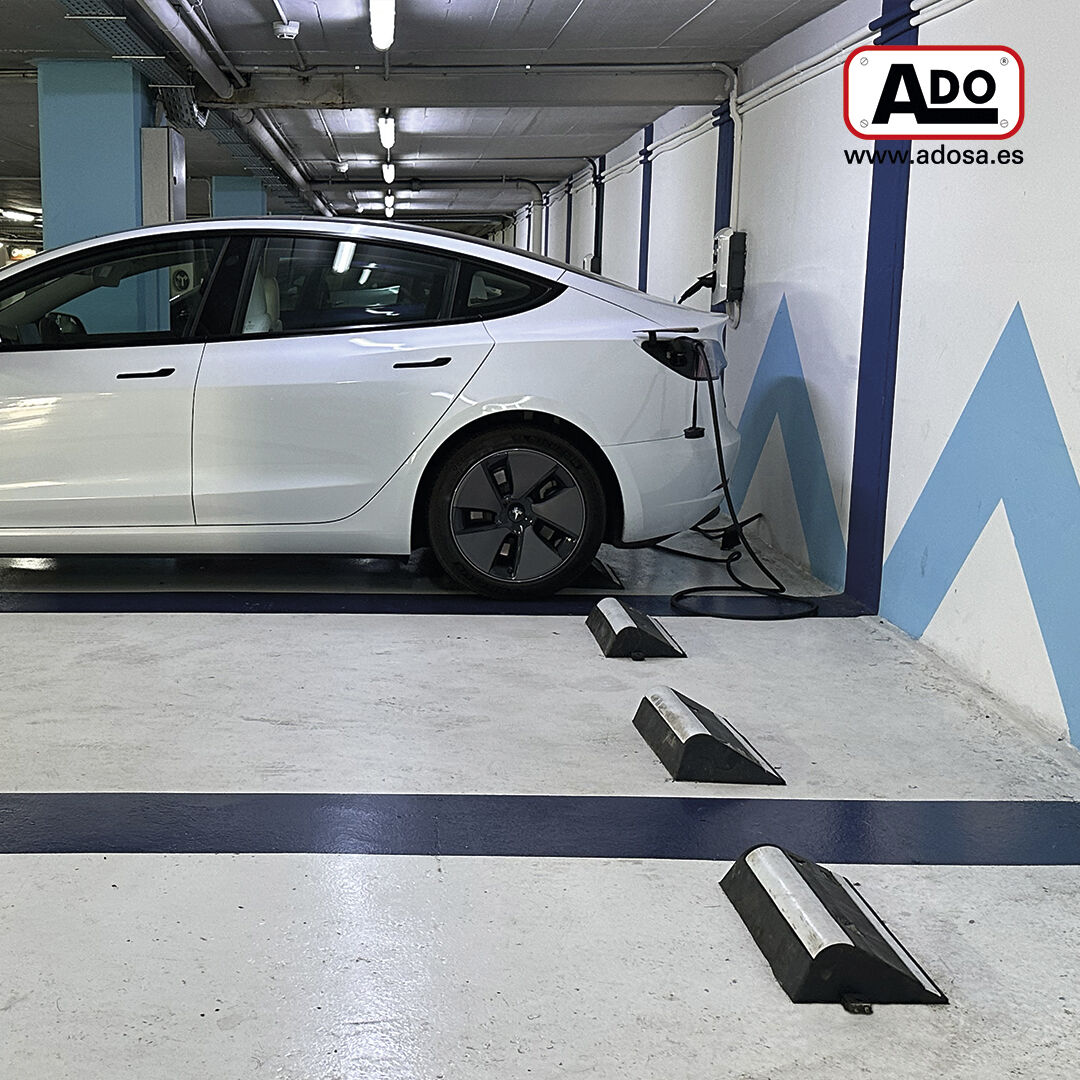 Adobcn's tweet photo. 🚗 Separador vial Mompe 3 de caucho negro con franjas vulcanizadas para mayor visibilidad y agarre.
✅ Tope de ruedas ideal para parkings
📏 550 mm | ♻️ Resistente y ecológico
🔗 https://t.co/nDaUnpX3jb
#parkingseguro #movilidadelectrica #topederuedas #ado https://t.co/XNjUJv5TqZ