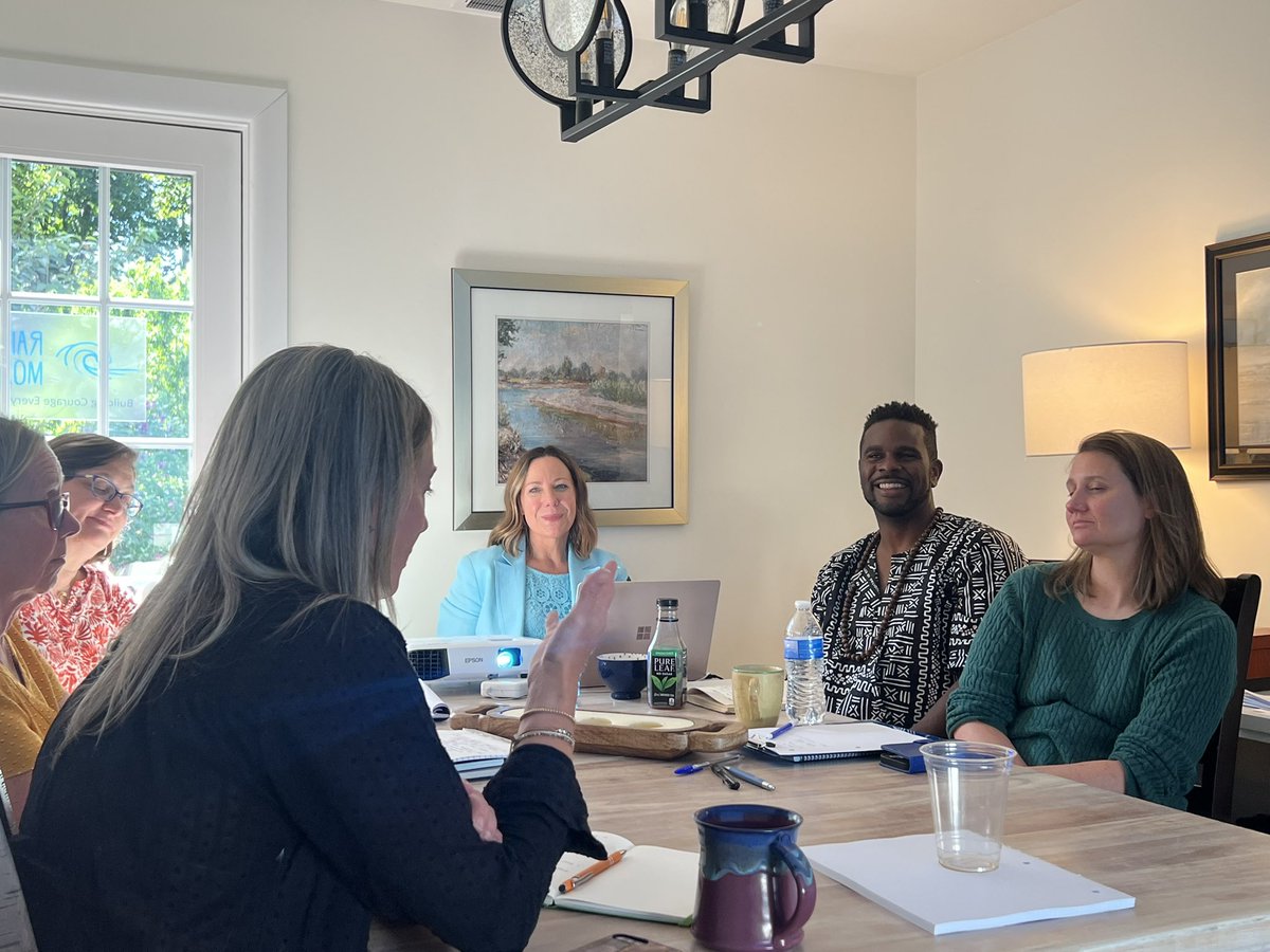KarinMariaPsyD's tweet image. My favorite photos from our 2-day Surf’sUP Method Summit!
Photo credit: Krys Streeter-Tarlow