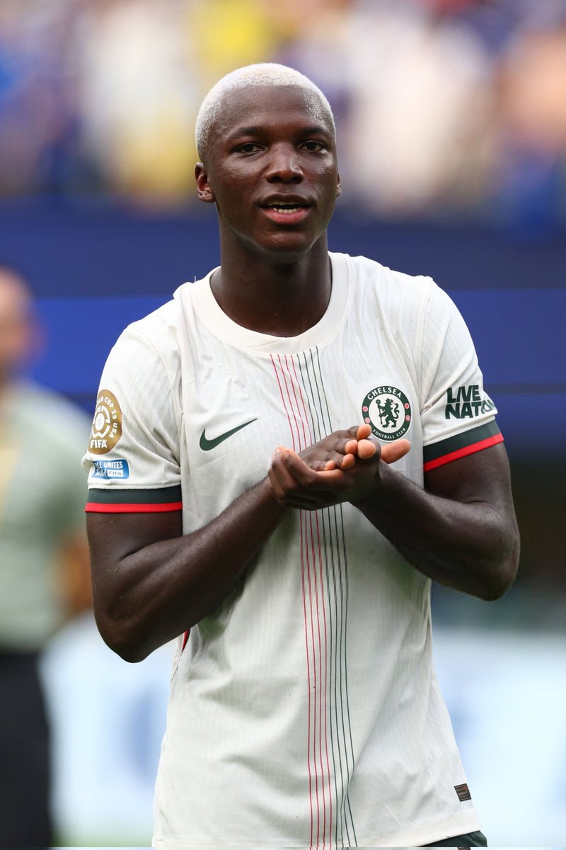 Chelsea_NGR's tweet image. Claude Makelele on Moises Caicedo:
🗣 "I love him a lot, because when he started at Chelsea we talked together, and he was happy to come to Chelsea for his own story. He didn’t want to be compared to me, he wanted to do the “Caicedo role”.
@ChelseaFC