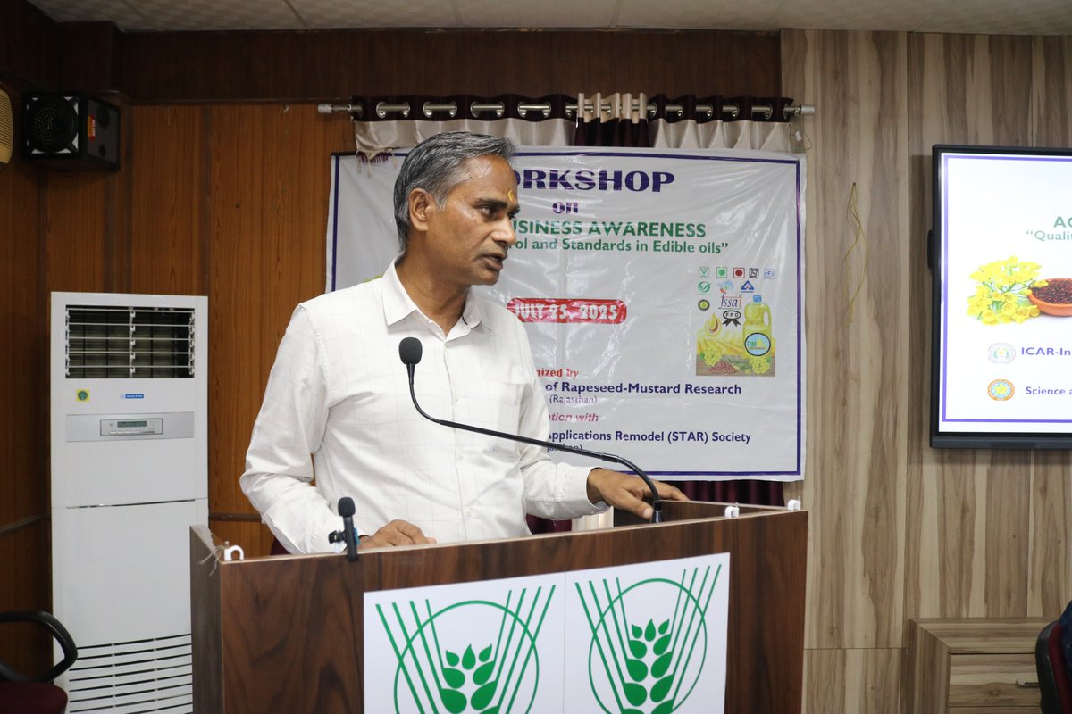 icardrmr's tweet photo. ICAR-IIRMR organized workshop on Agri-business Awareness: Quality Control and Standards in Edible oils on July 25, 2025
Experts of #BIS, #FSSAI, #AGMARK delivered lectures. More than 50 participants including officials, Startups, entrepreneurs, FPOs, farmers etc. participated https://t.co/BC6bZIxSzc
