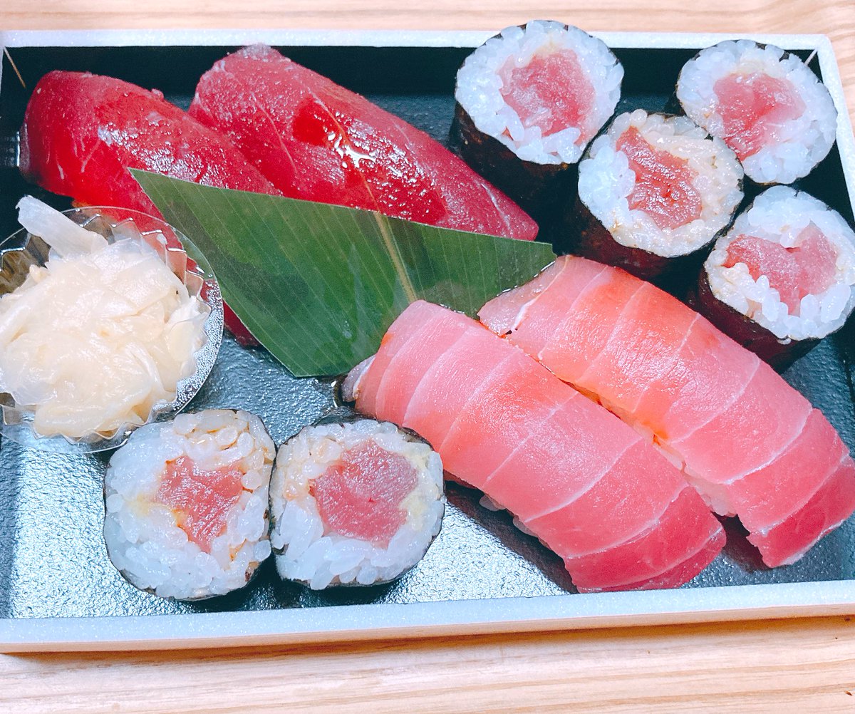 isocchi_la_al's tweet image. お寿司です🍣( ᷇࿀ ᷆ و)و 
（お醤油かける前に撮れば良かった…）