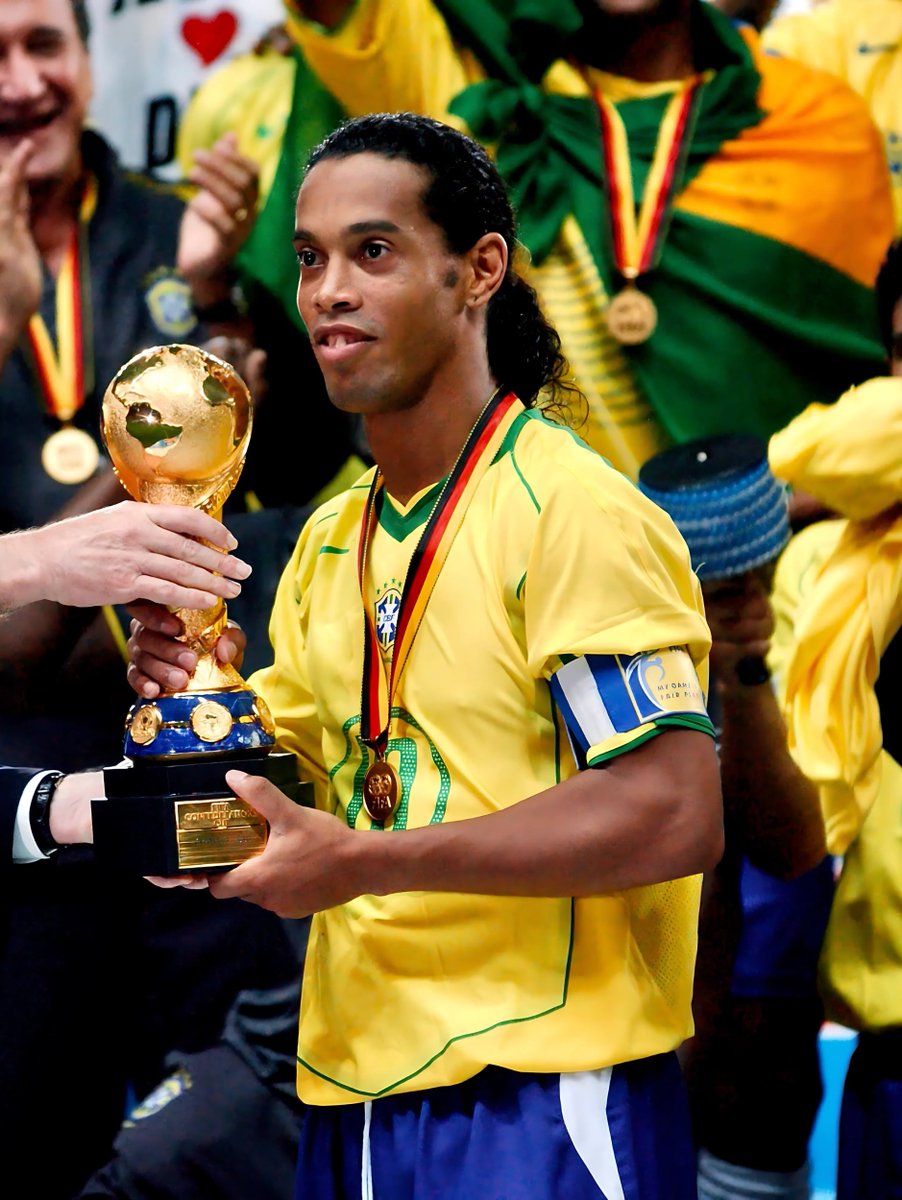sdmlinks's tweet image. 🚀 Lançamento:
🇧🇷 Total 90: Brasil 2004/05.
Camisa Brasil Total 90 “Ronaldinho”
Disponível do P ao GGG
Na Nike: sdmlinks.com/d120