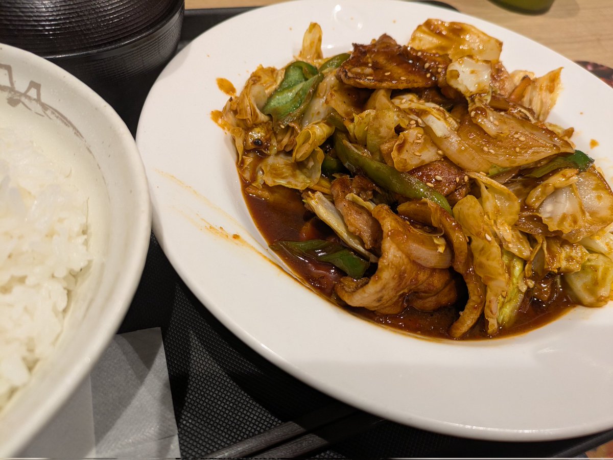 いや、この時間からこれは食べ過ぎか？今日、なんも食べてないから、調子乗った説。
#プルコギ