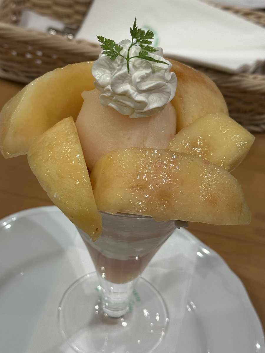 hyogure's tweet image. 🍑パフェ✨️✨️ボスは🍮アラモード