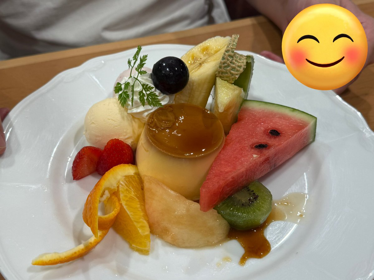 hyogure's tweet image. 🍑パフェ✨️✨️ボスは🍮アラモード