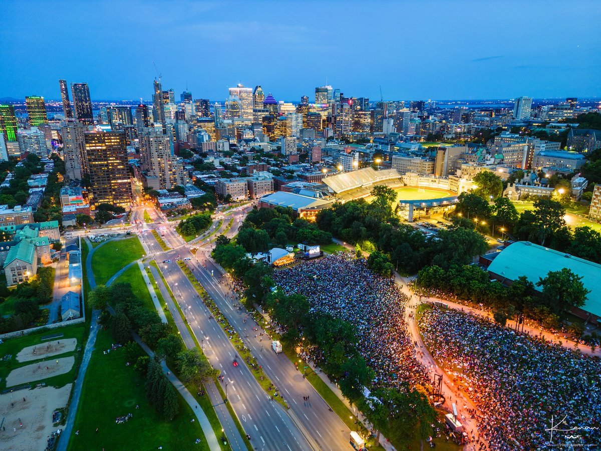 Montreal's tweet image. One of Montréal’s most eagerly awaited FREE summer events is happening soon!
The @LeMetropolitain at the foot of Mount Royal. 🎻
This year: Mendelssohn, Stravinsky, Gratton, and more!
📅 July 30, 7:30 p.m.
╰┈➤ orchestremetropolitain.com/en/concerts/th…
📷 Pascal Blanchet #montreal #music